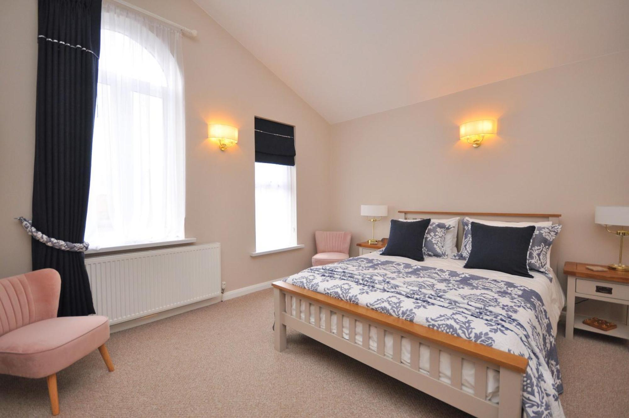 Sixteen B York Room photo